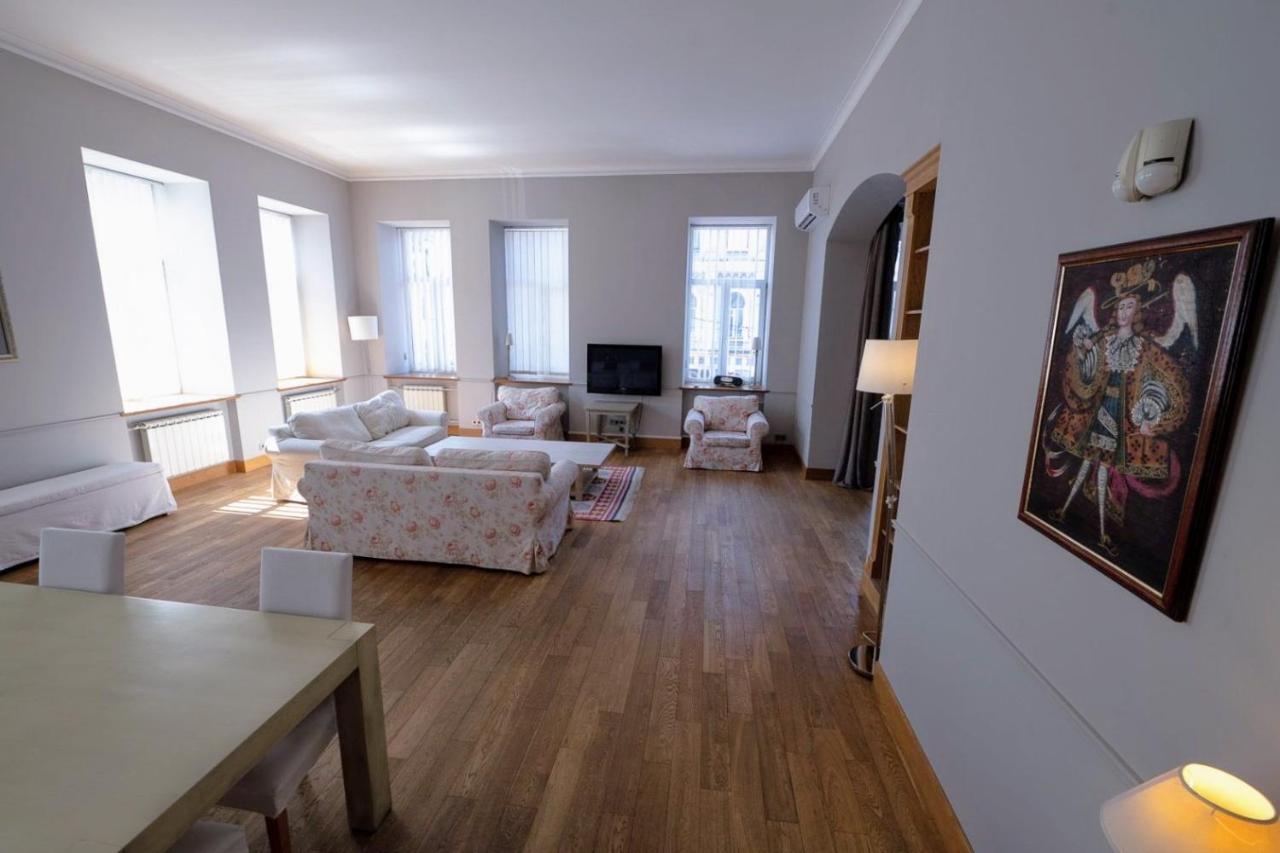 Great 144 Sq.M. Apartment In The Center Of 基輔 外观 照片