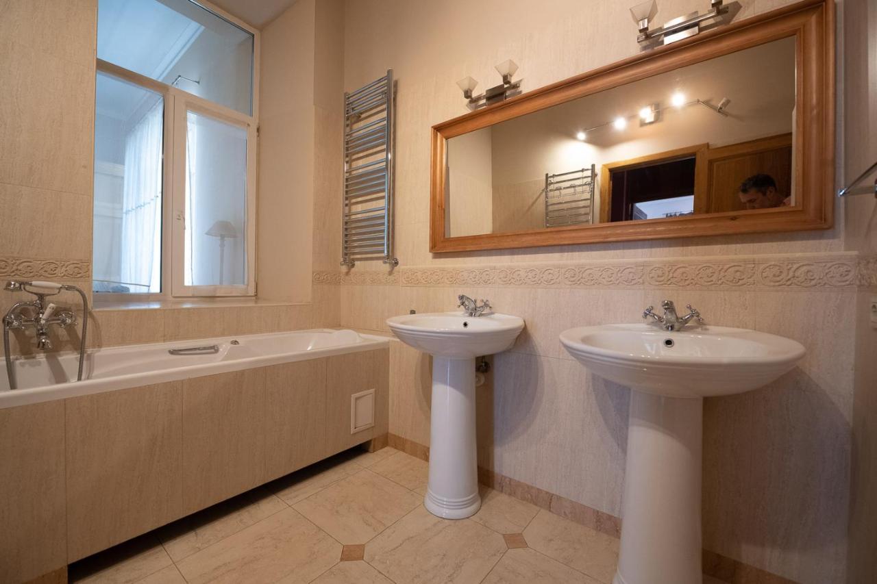 Great 144 Sq.M. Apartment In The Center Of 基輔 外观 照片